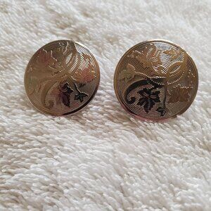 A Silver pair of clip on Earrings , wt. 9 grams ,item# A - 75